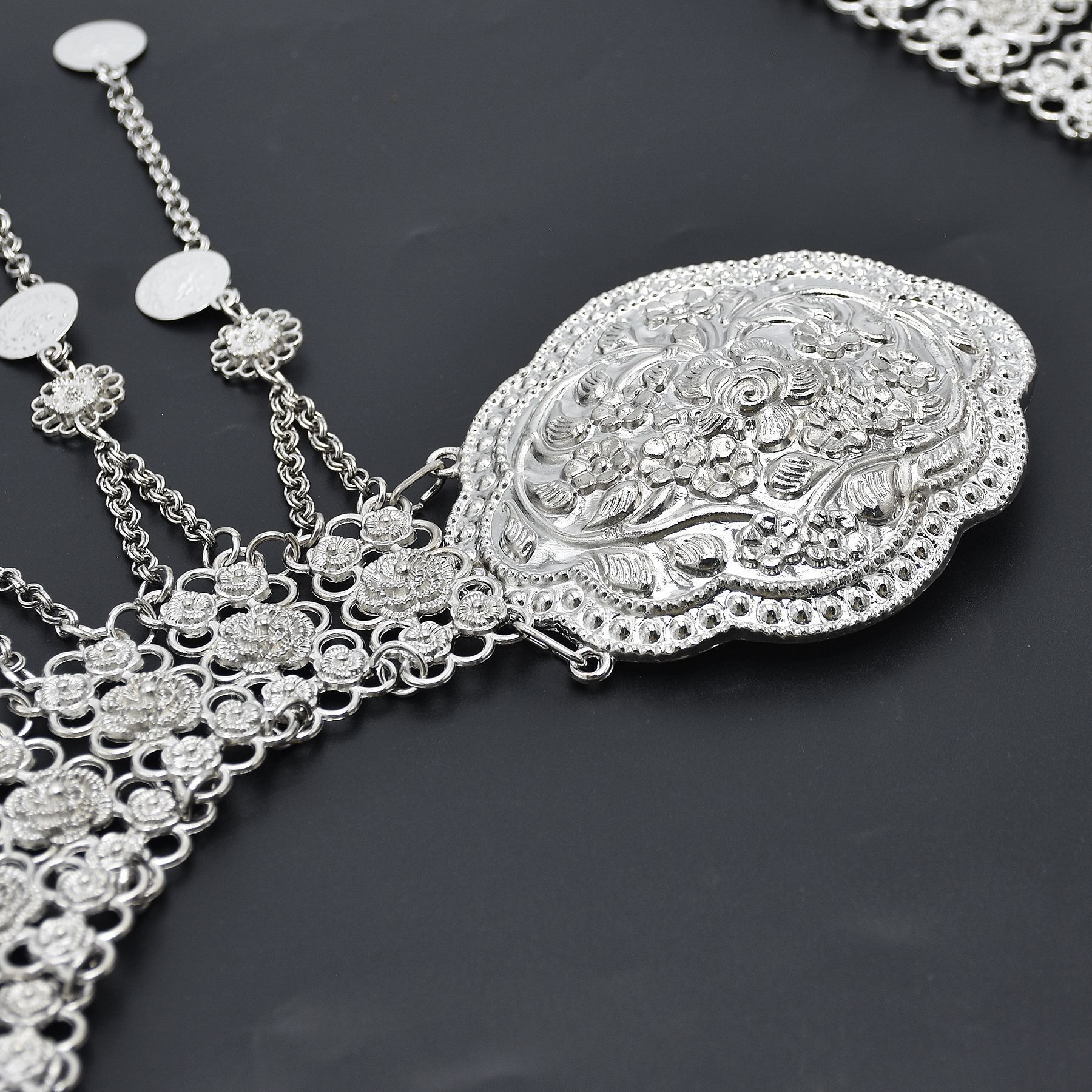 Silver Plated Moroccan Caftan  - Body Jewelry Indian recensione e prezzo