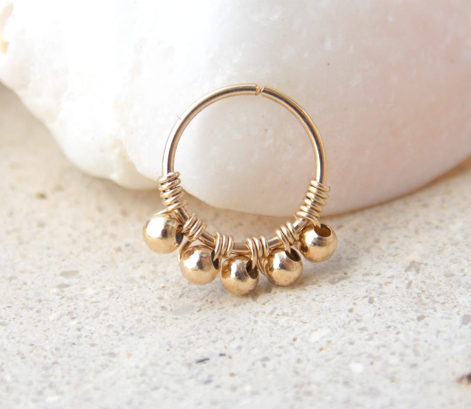 14K Gold Filled Beaded Nose Ri - Body Jewelry Hangers recensione e prezzo