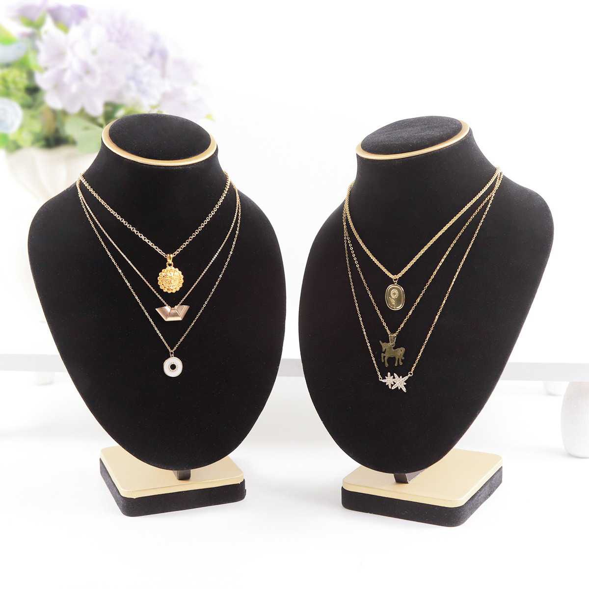 Body Black Velvet Jewelry Bust - Body Jewelry Store recensione e prezzo