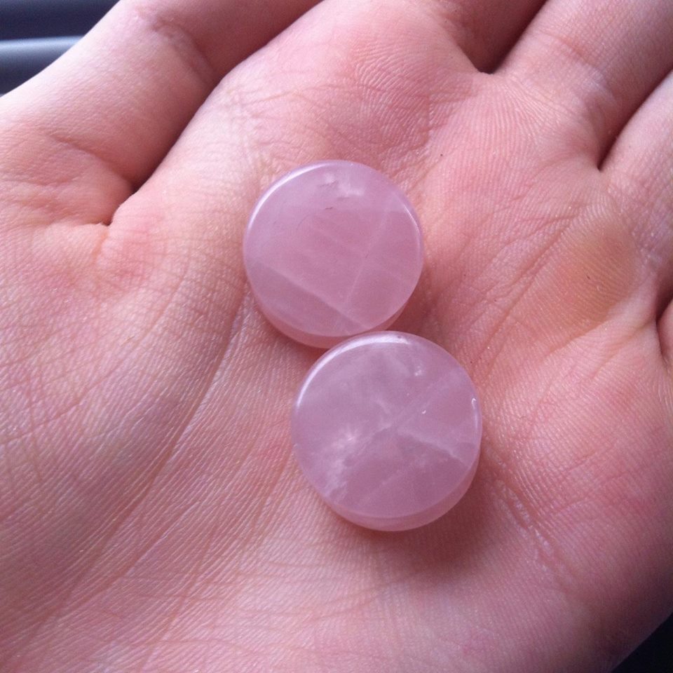 2Pc Pink Quartz Organic Stone  - Body Jewelry Gauge Sizes recensione e prezzo