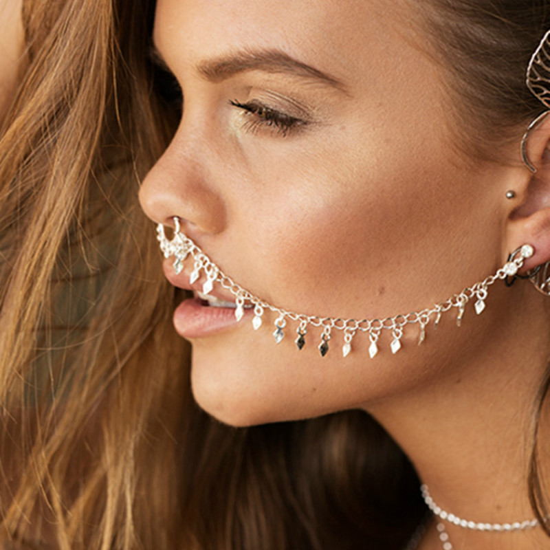 Nose Ring Chain, Hanging Disc  - Body Jewelry Indian recensione e prezzo
