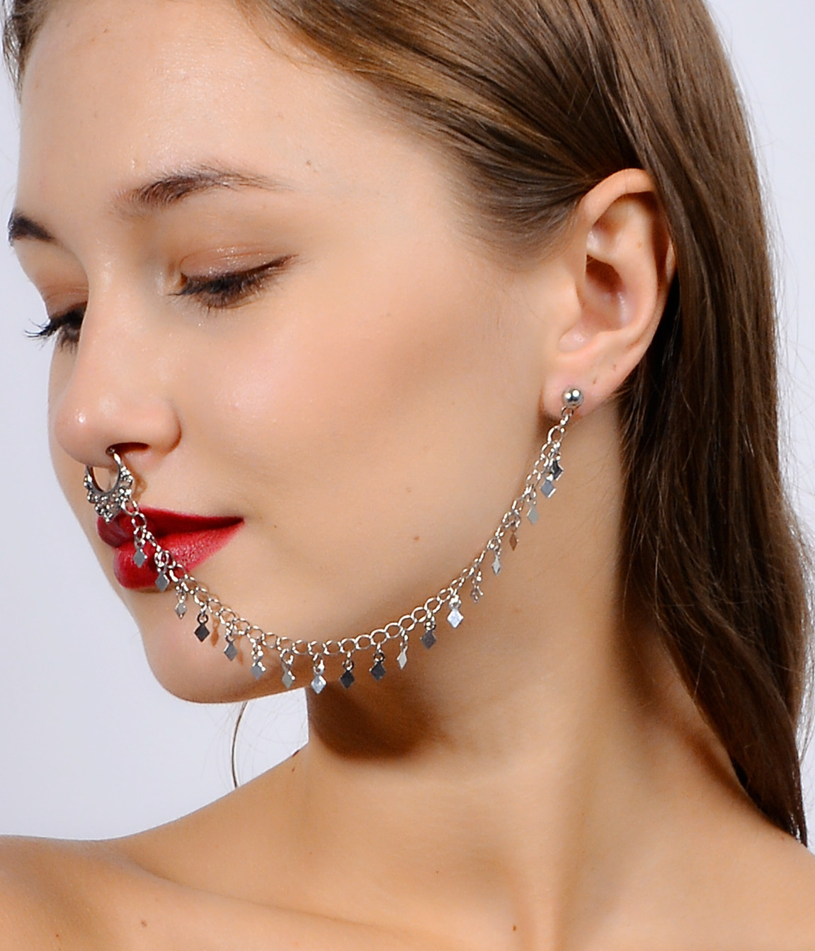 Nose Ring Chain, Hanging Disc  - Body Jewelry Indian recensione e prezzo