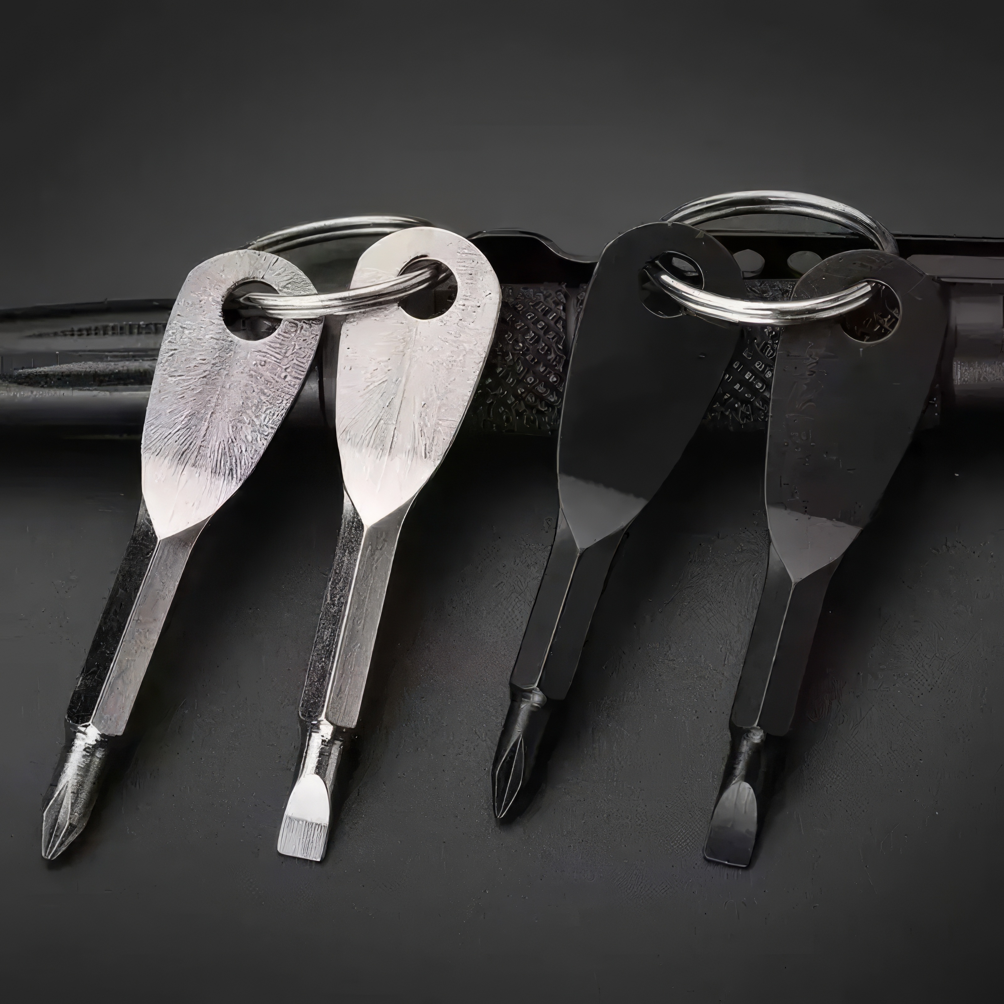 2 Keychain Screwdrivers in Bla - Body Jewelry Repair recensione e prezzo
