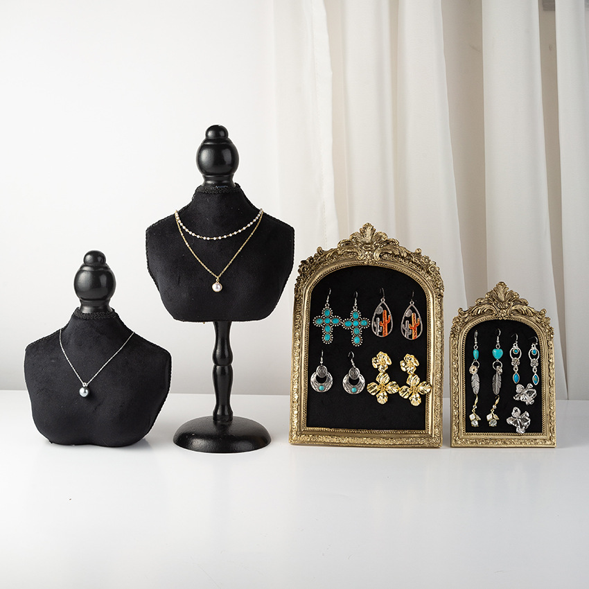 Black Velvet Bust Form Jewelry - Body Jewelry Store recensione e prezzo